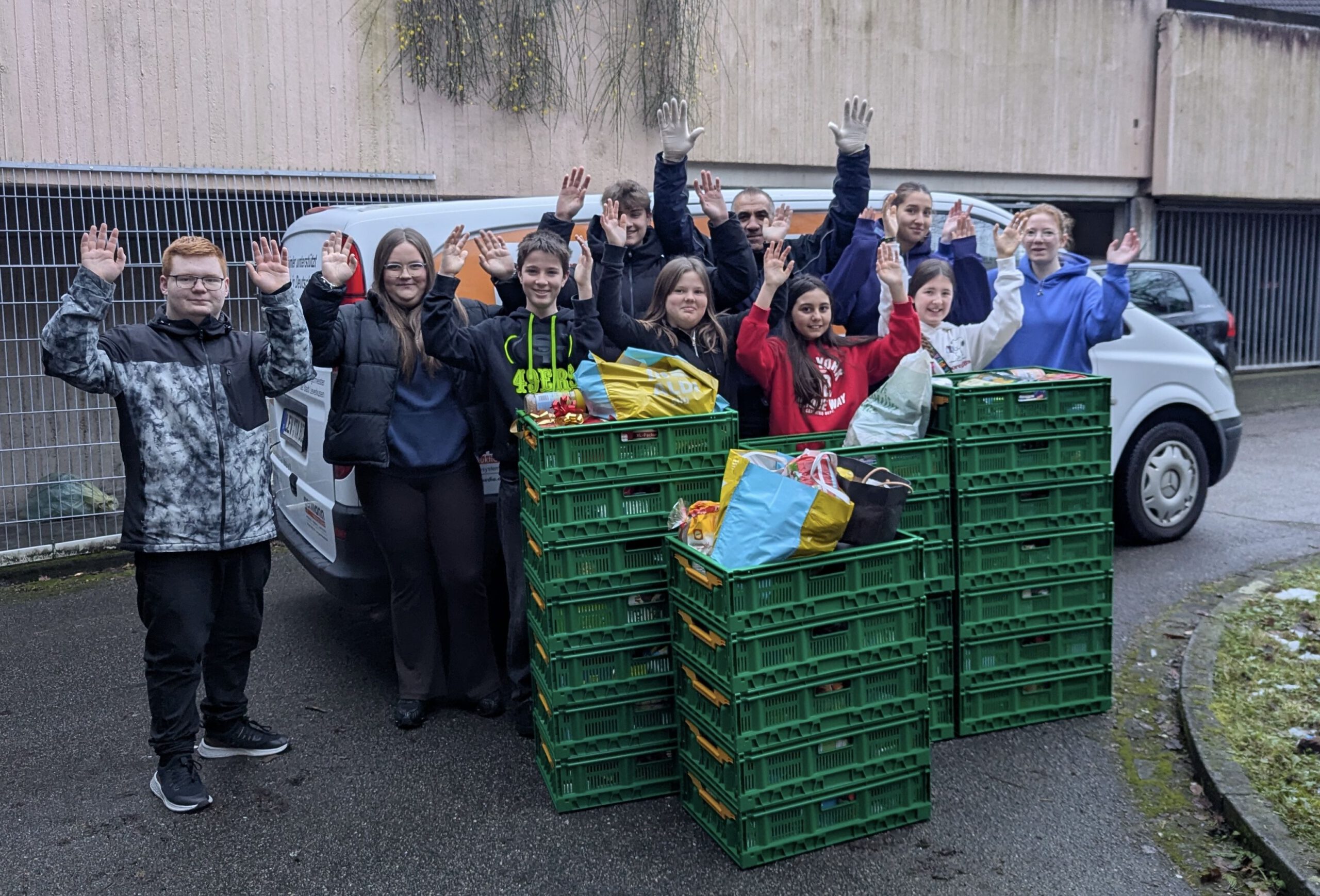 Erfolgreiche Lebensmittel-Spendenaktion vor Weihnachten